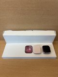 Apple Watch Series 9 GPS 41 mm rose avec bracelet Light Pink Sport Loop — photo 1