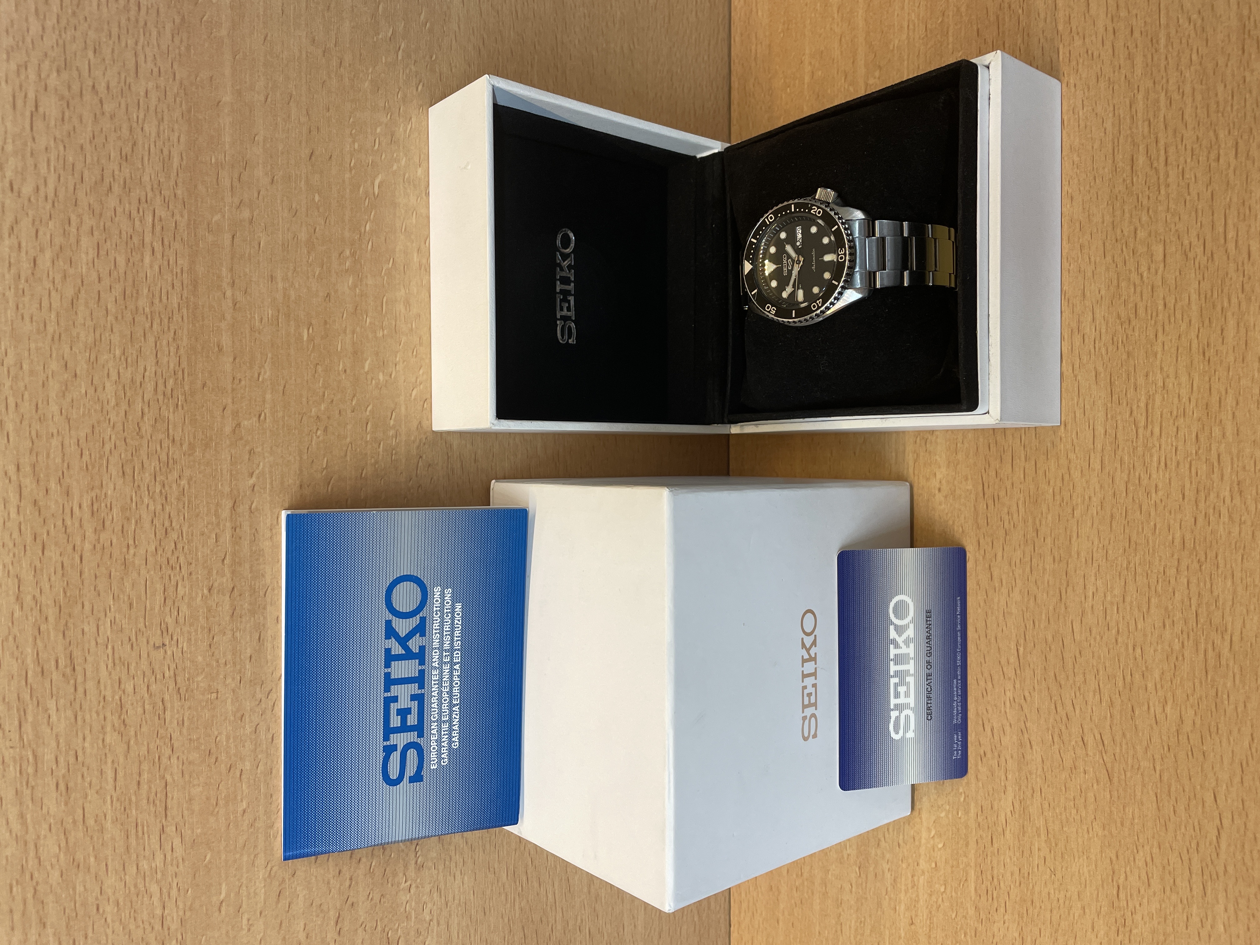 Montre Seiko 5 Sports automatique SRPD55K1 noire bracelet acier