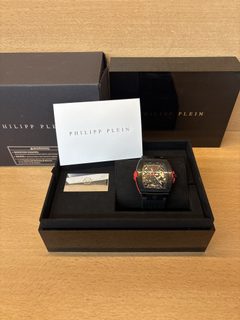 Montre Philipp Plein automatique squelette tonneau noir rouge bracelet silicone