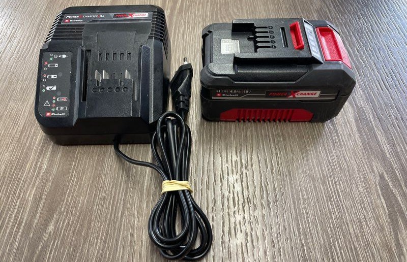 Taille-haie sans fil Einhell Arcurra avec batterie 4 Ah et chargeur — photo 2